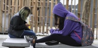 Lei que restringe uso de celulares em escolas é sancionada e começa a valer em 2025
