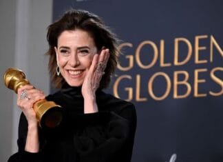 Fernanda Torres leva Globo de Ouro por atuação em Ainda Estou Aqui