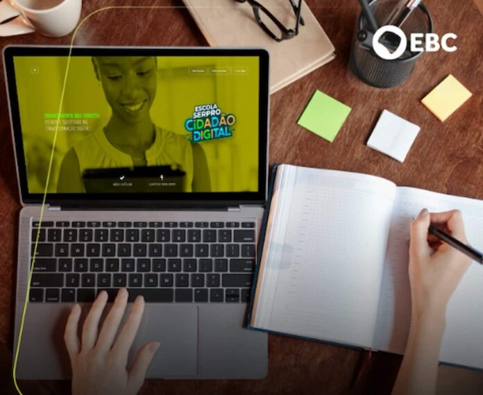 Governo federal e Microsoft oferecem curso gratuito online de IA para professores e educadores