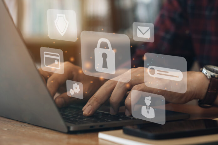 Information security and encryption, secure access to user's personal information, secure Internet access, cybersecurity. Concept of cyber security.. Setor público precisa acelerar adequação à LGPD