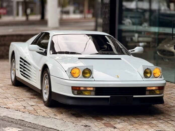 fbdad99e-1347-451a-a34b-1e8aa7f5b315 Ferrari Testarossa 1988 vai a leilão no Brasil