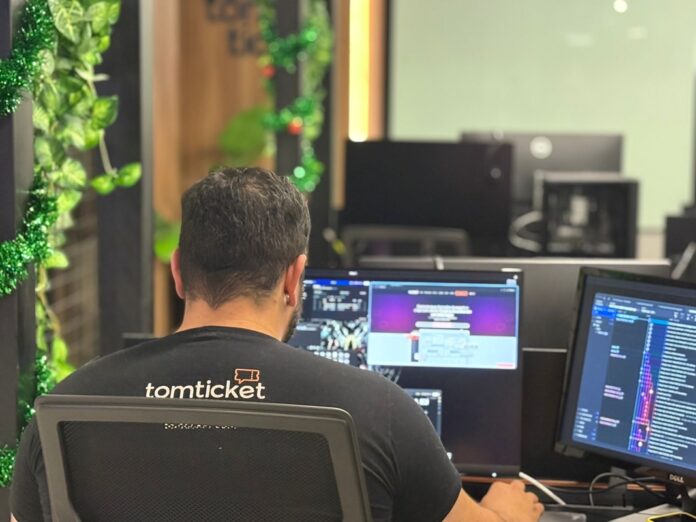 23562da0-5ff1-48a8-abcd-1b614511047d TomTicket avança em tecnologia e projeta crescimento em 2026