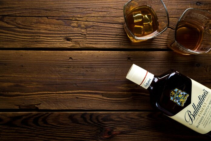 Curso 'Bebida Legal' treina setor contra bebidas falsas