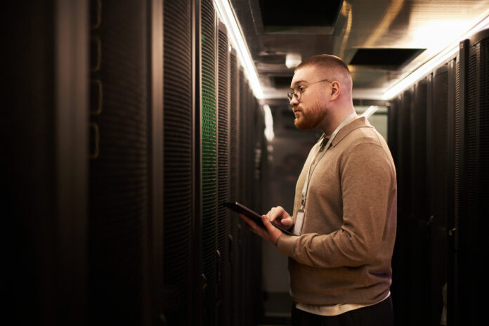 Monitoring Servers in Modern Data Center Environment Cibersegurança: velocidade, automação e escala são destaques