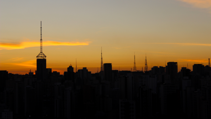 337d71e2-77ee-4737-bdf1-18ae707e3291-2 Apagões em São Paulo ampliam debate sobre energia reserva