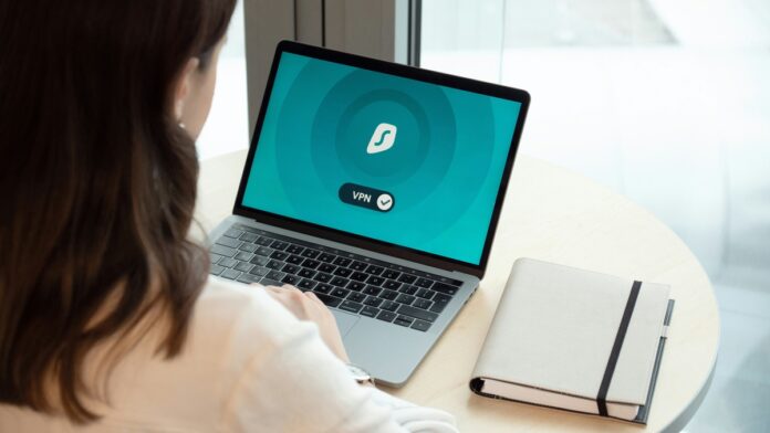 Uso de agentes de IA expõe empresas a riscos de privacidade