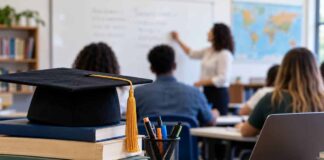 Professores têm mais de 8 mil vagas abertas de pós-graduação gratuita em todo o país